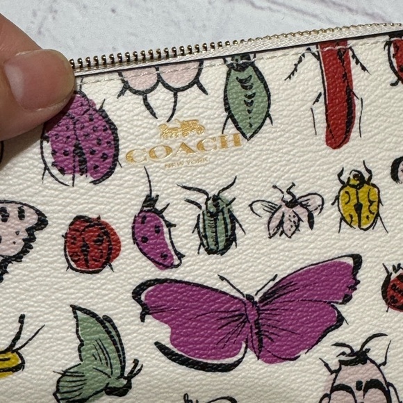 COACH Corner Zip Wristlet Signature Canvas With butterflies & critters Print NWT - Picture 8 of 9